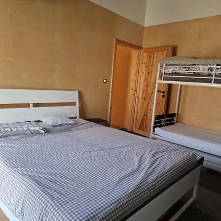 Iron * Bansky Studenec