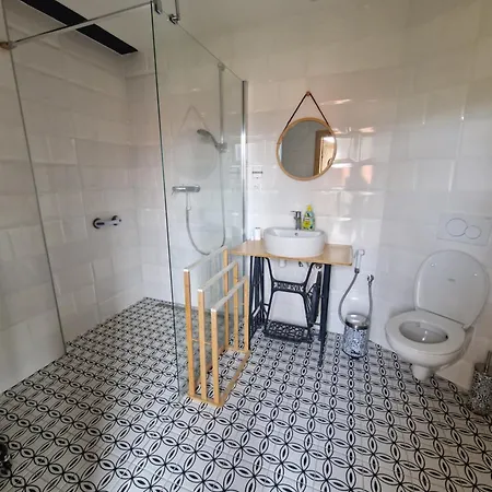 Iron 度假居 Bansky Studenec