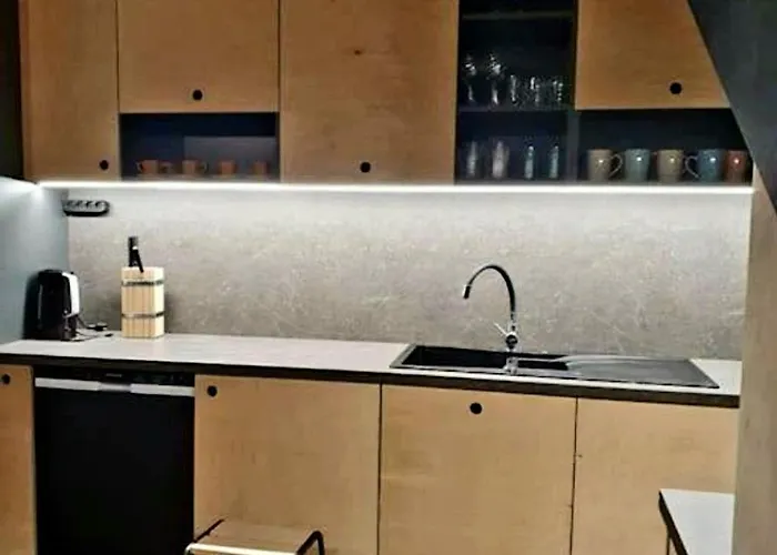 بيت للعطل Iron