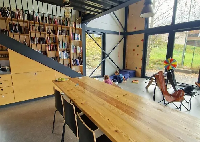 بيت للعطل Iron *